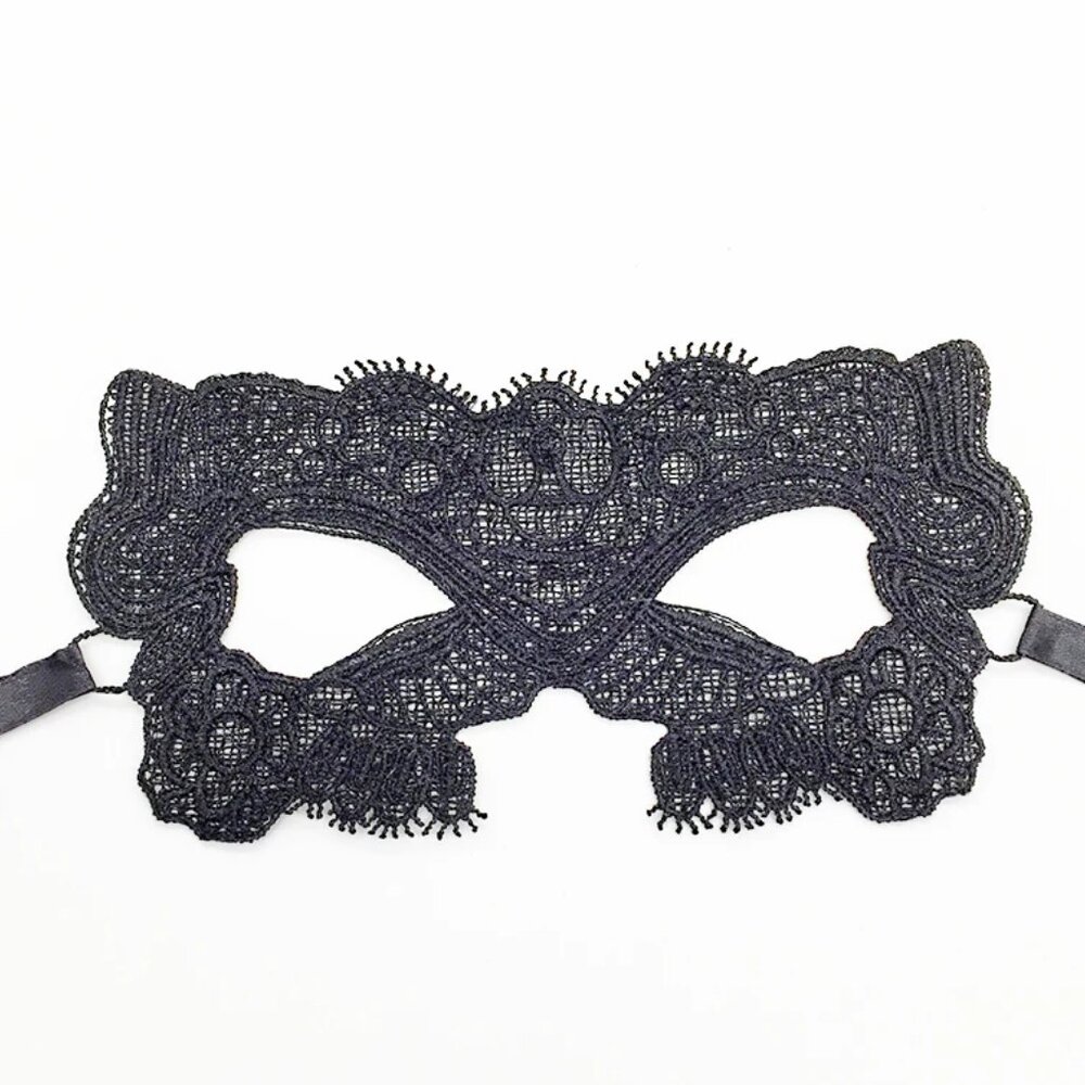 7/$25 Black lace masquerade mask BNIP costume